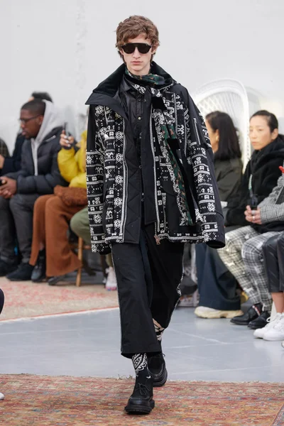 Look 60